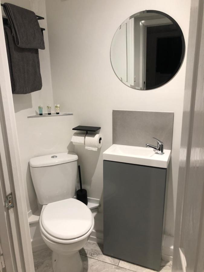 Exclusive Modern Decorated 1 Bedroom Detached Studio Нюпорт Екстериор снимка